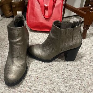 Grey boots